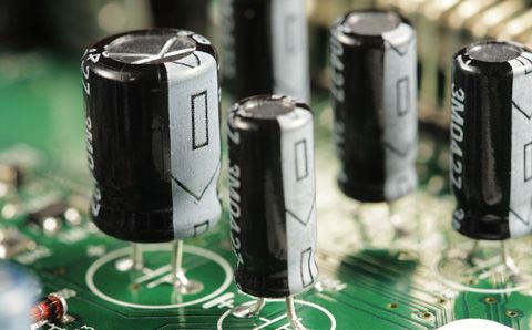 智能電容與普通電容器的區(qū)別到底是誰比較好？